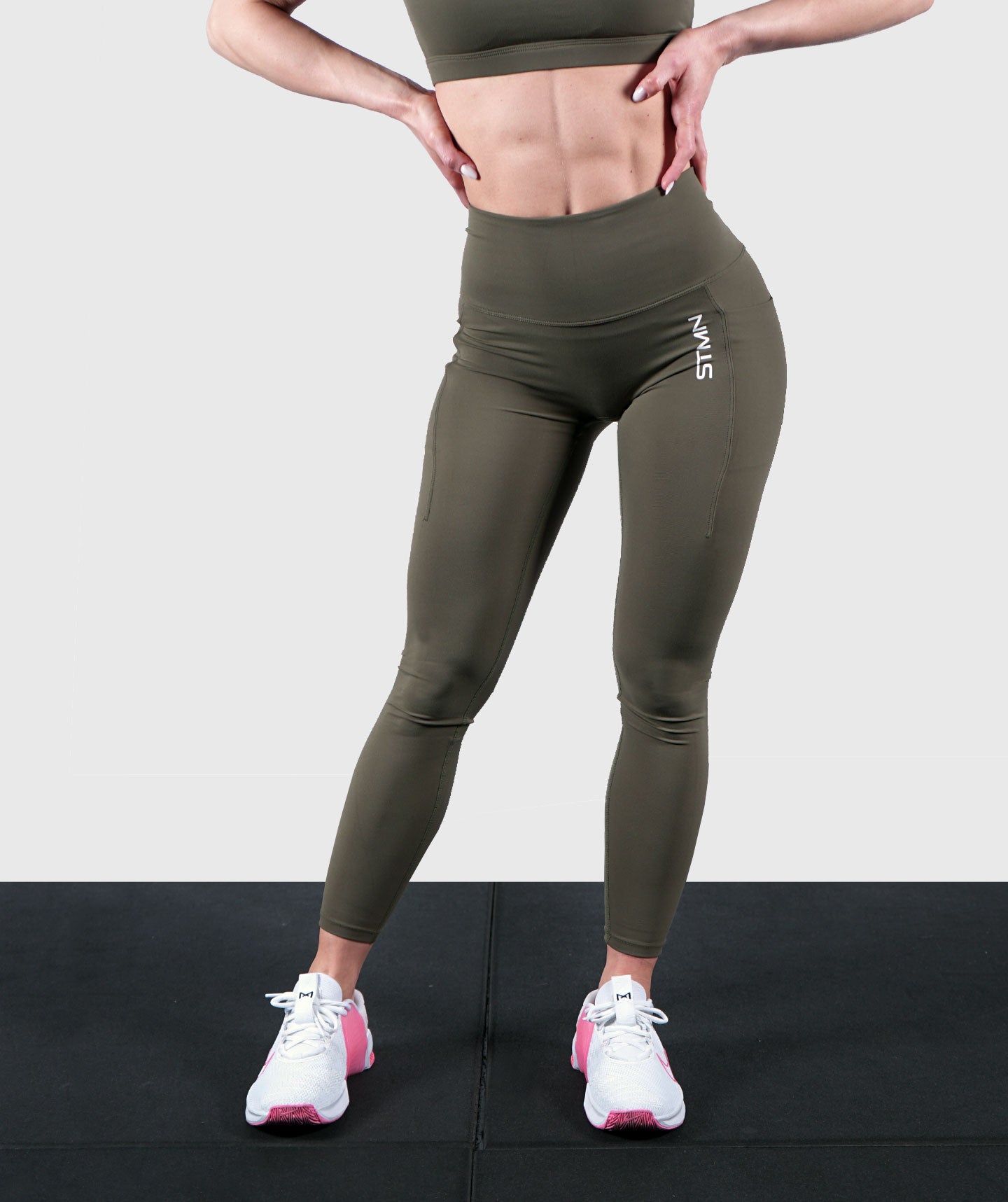 Formation des leggings verts militaires