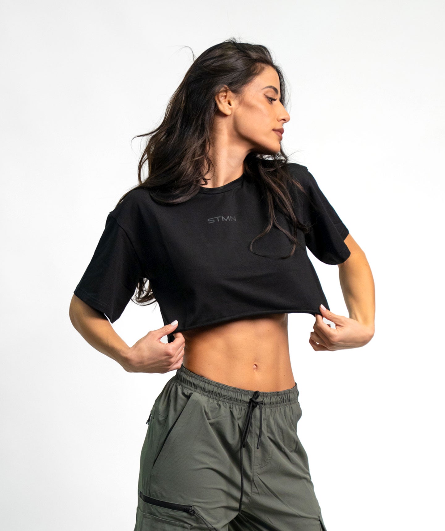 "BE A GAME CHANGER" Cropped Tee SOLID Black Woman