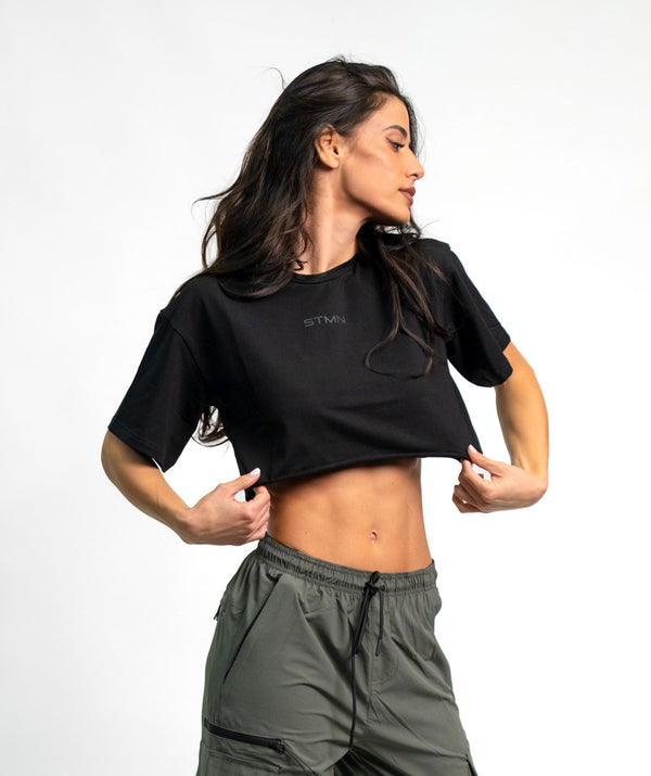 "BE A GAME CHANGER" Cropped Tee SOLID Black Woman - STMN Fitness