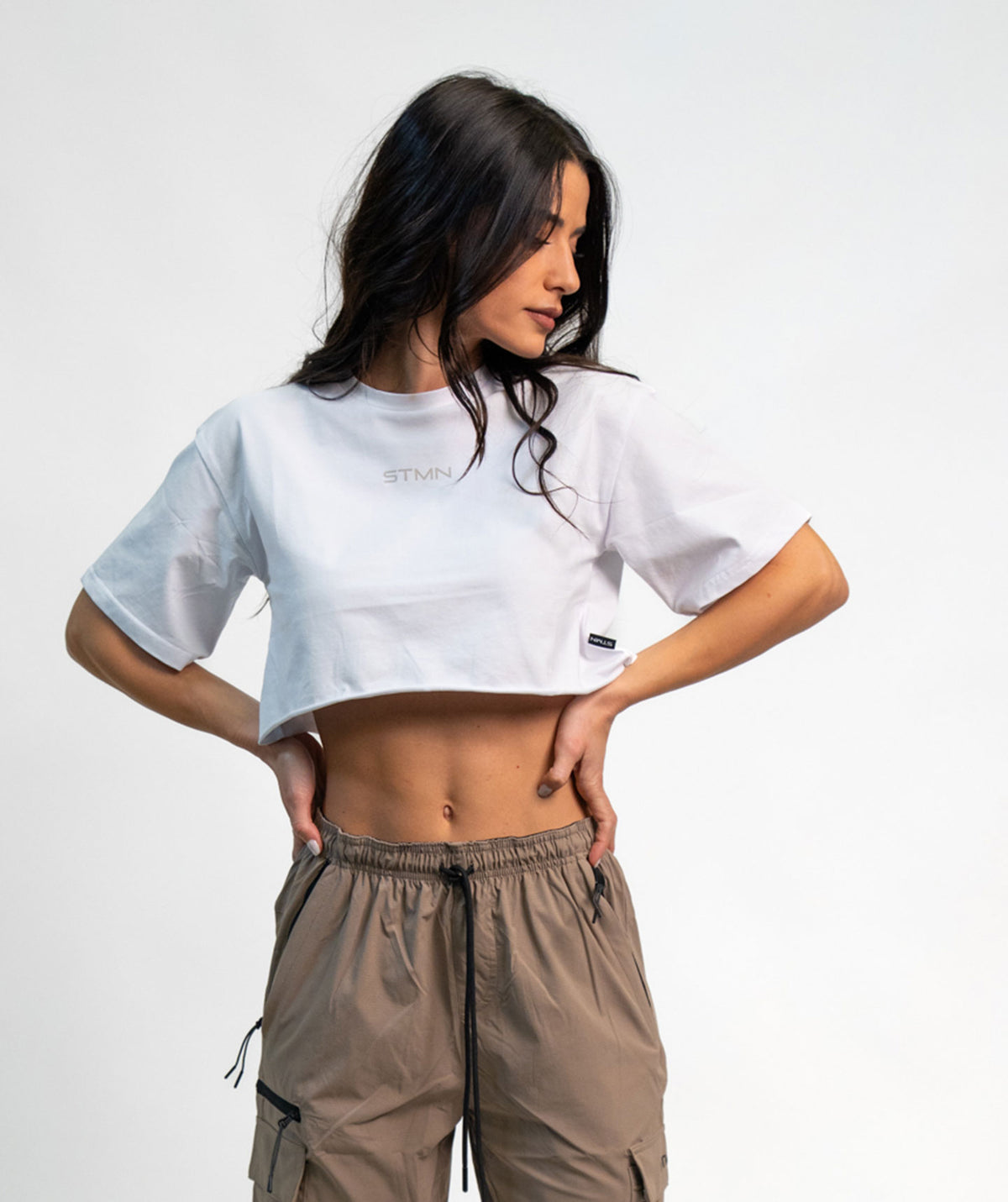 "BE A GAME CHANGER" Cropped Tee SOLID White Woman - STMN Fitness